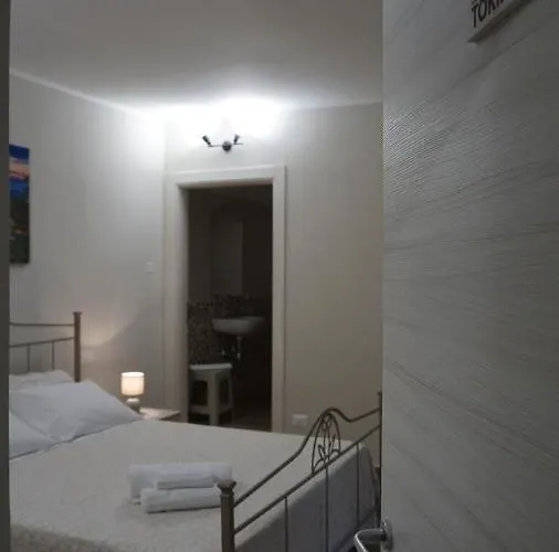 Arco Antico Gasthof Cusano Mutri